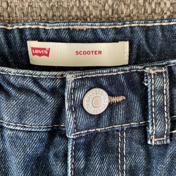 Girls Levi’s Denim Scooter - Picture 3 of 4